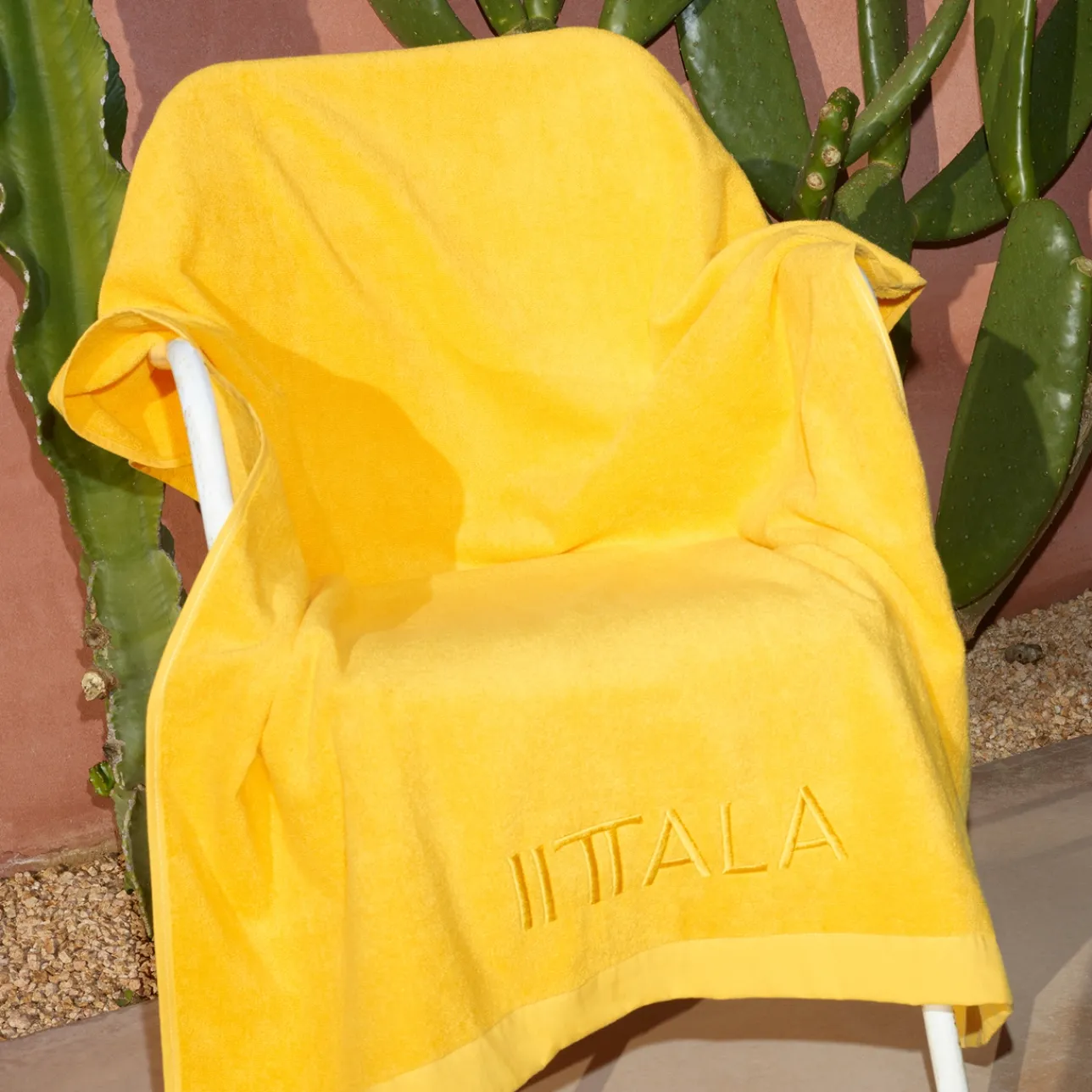 Kylpyhuonetekstiilit-IITTALA Kylpypyyhe iso 100x150cm auringon Keltainen