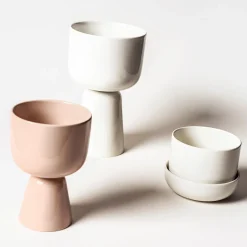 Kukkaruukut-IITTALA Ruukku jalallinen S Beige